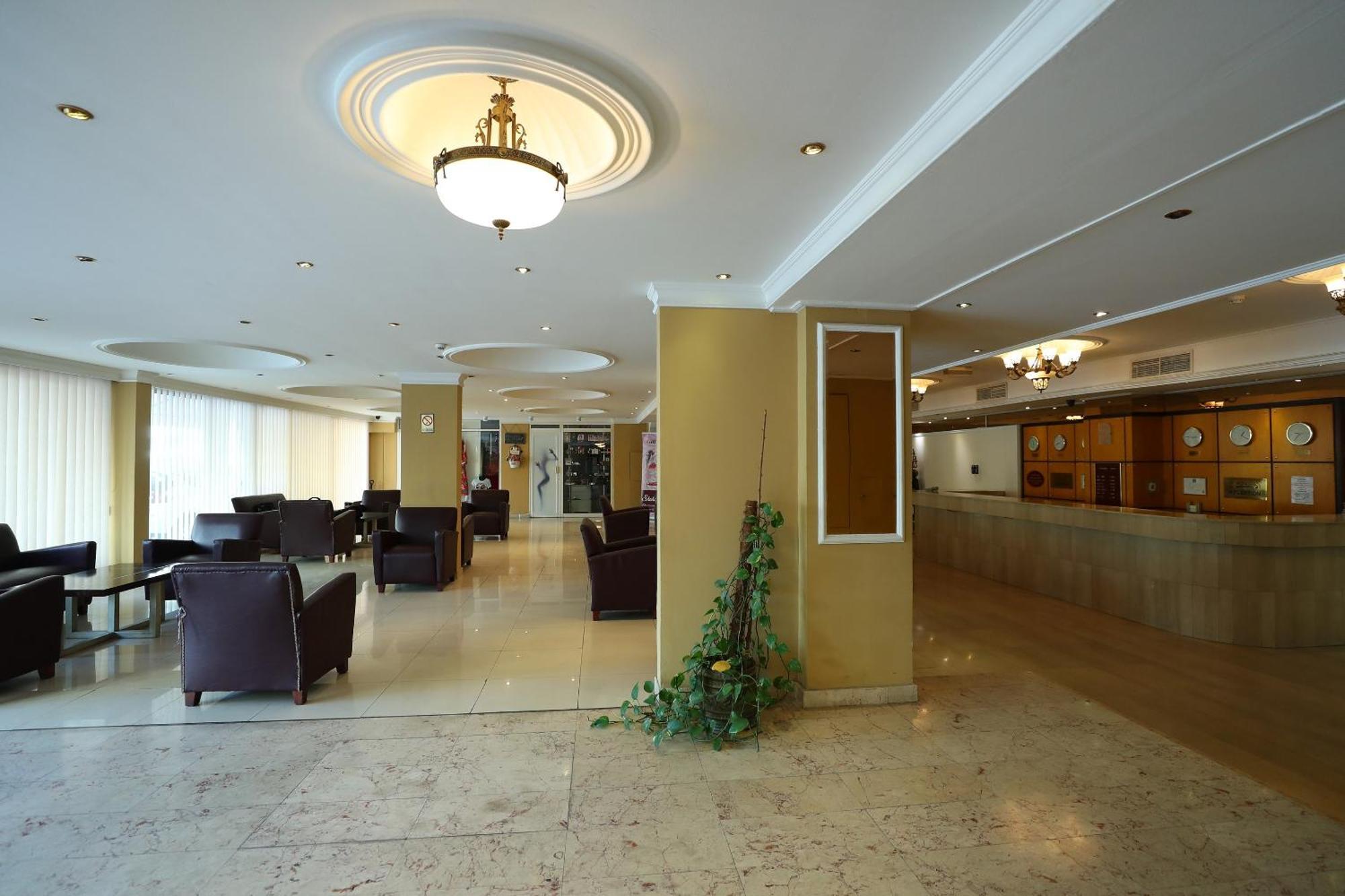 Oyo 112 Semiramis Hotel Манама Екстериор снимка