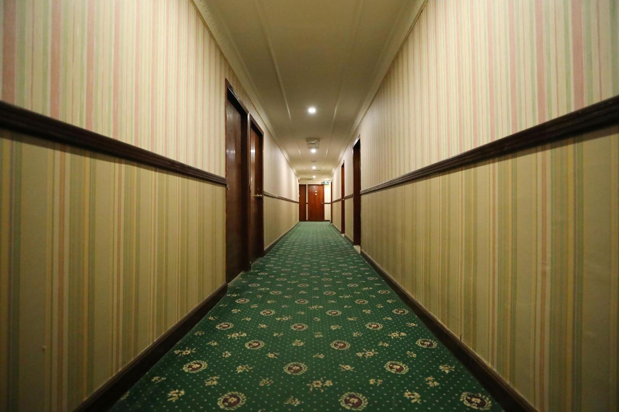 Oyo 112 Semiramis Hotel Манама Екстериор снимка