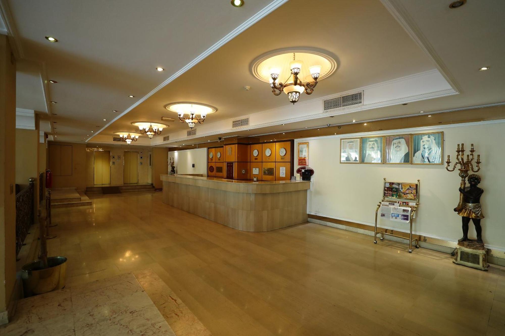 Oyo 112 Semiramis Hotel Манама Екстериор снимка